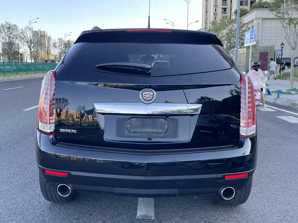 Cadillac SRX — миниатюра 4