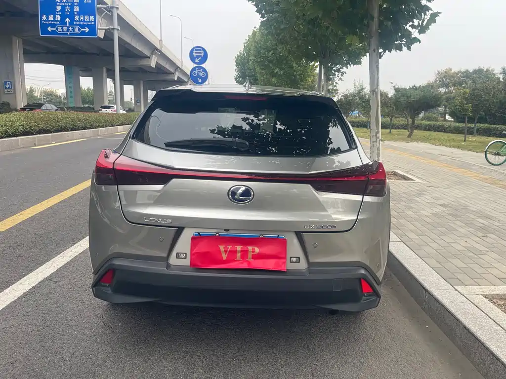 Lexus UX — миниатюра 7
