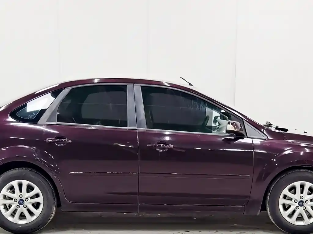 Ford Focus 2011 1.8L AT Fashion