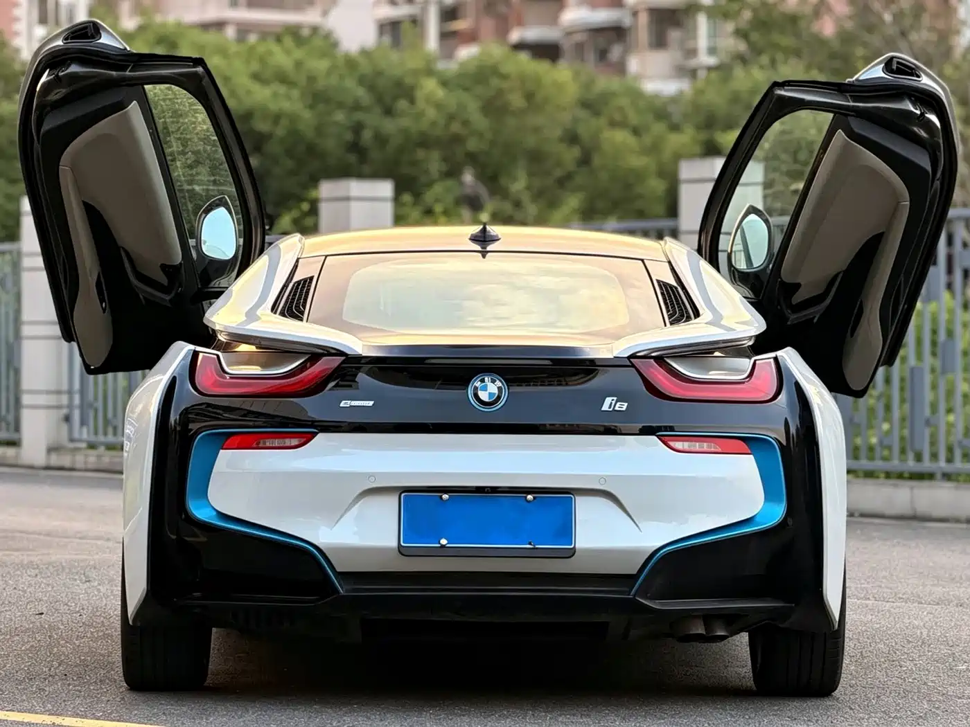 BMW i8