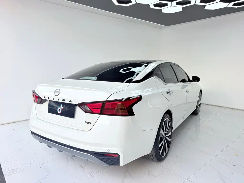 Nissan Teana — миниатюра 7