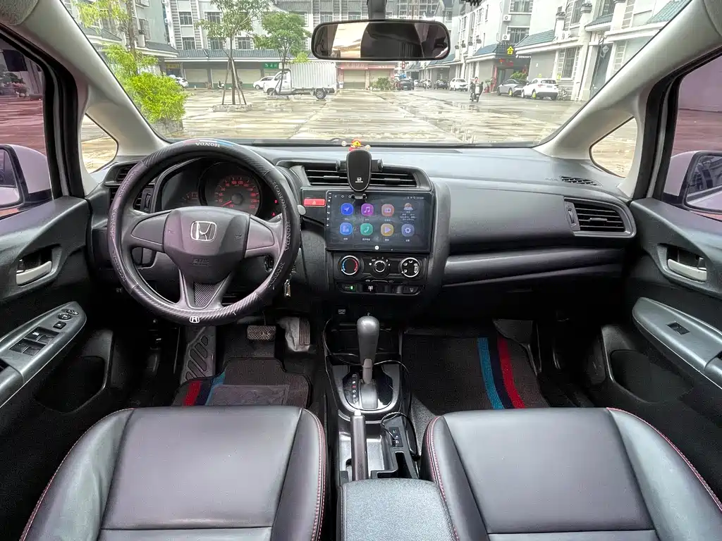 Honda Fit — миниатюра 11