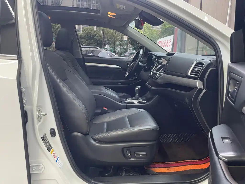 Toyota Highlander — миниатюра 15