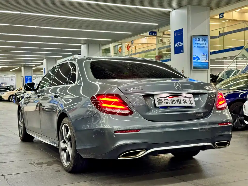 Mercedes-Benz E-Class — миниатюра 9