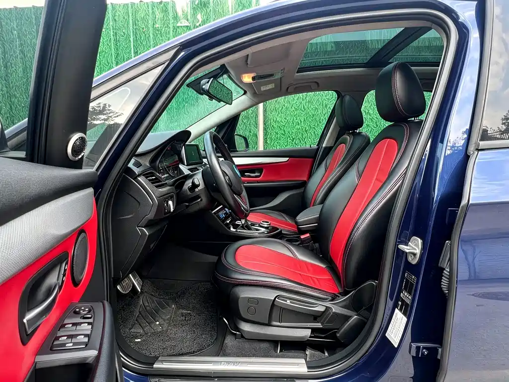 BMW 2 Series Active Tourer — миниатюра 6
