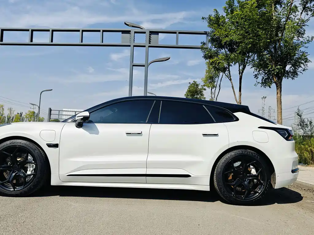 ZEEKR EXTREME KRYPTON 001