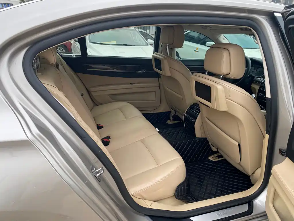 BMW 7 Series 7 2011 740Li