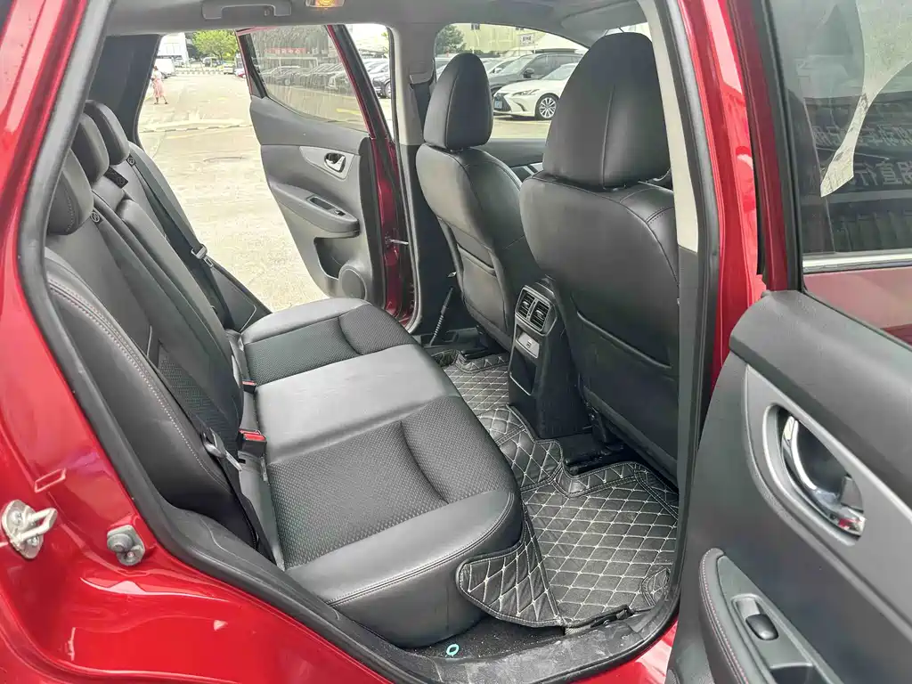Nissan Qashqai — миниатюра 9