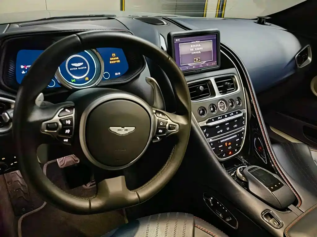 Aston Martin DB11 — миниатюра 11