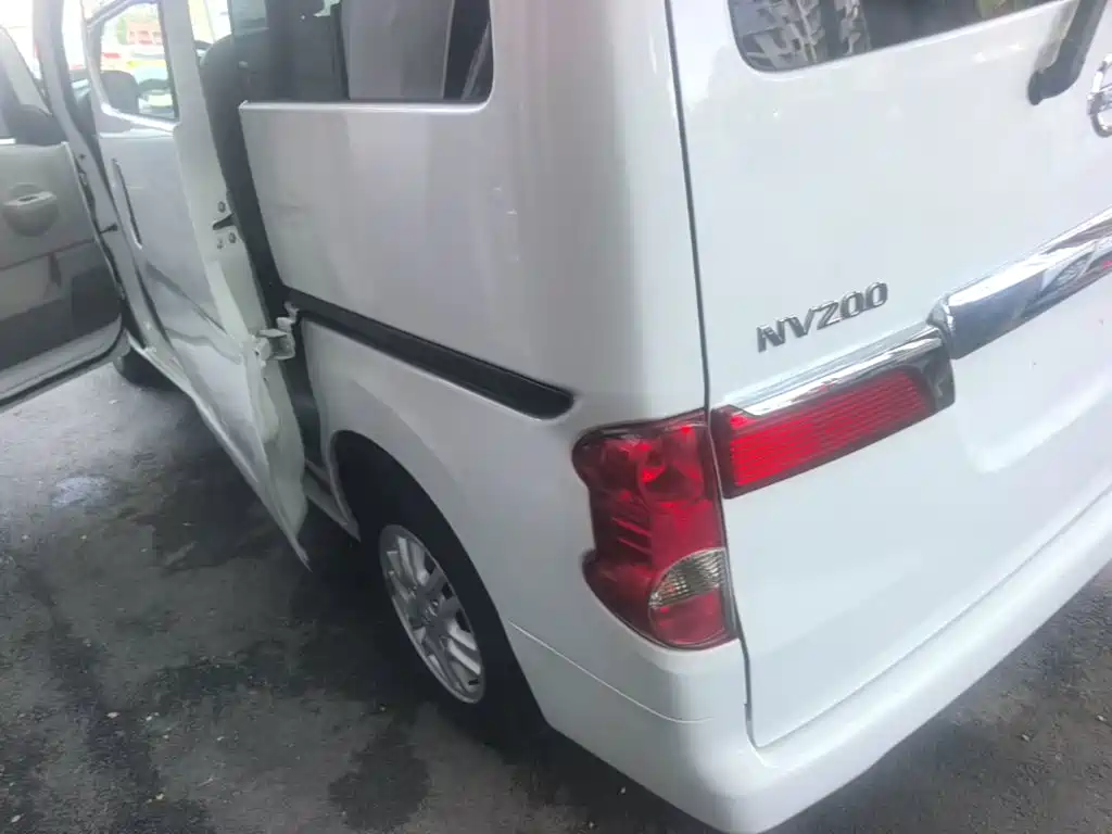 Nissan NV200 — миниатюра 5