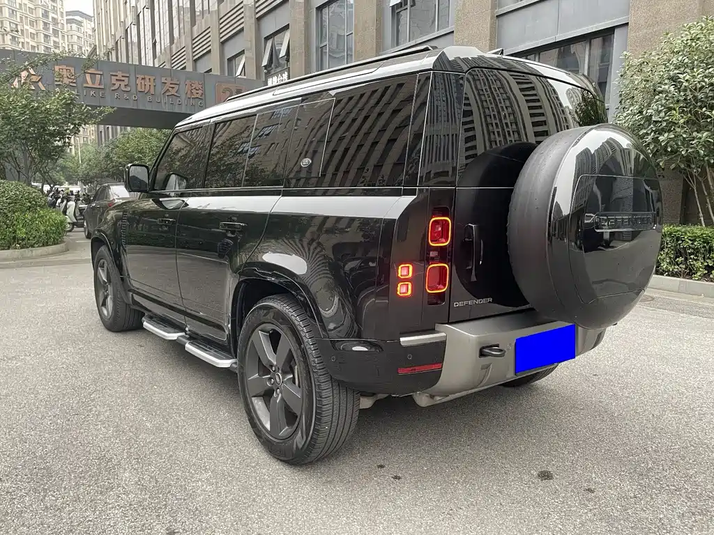 Land Rover Defender — миниатюра 6