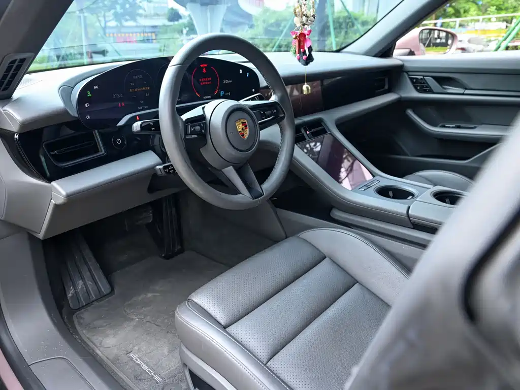 Porsche Taycan — миниатюра 6