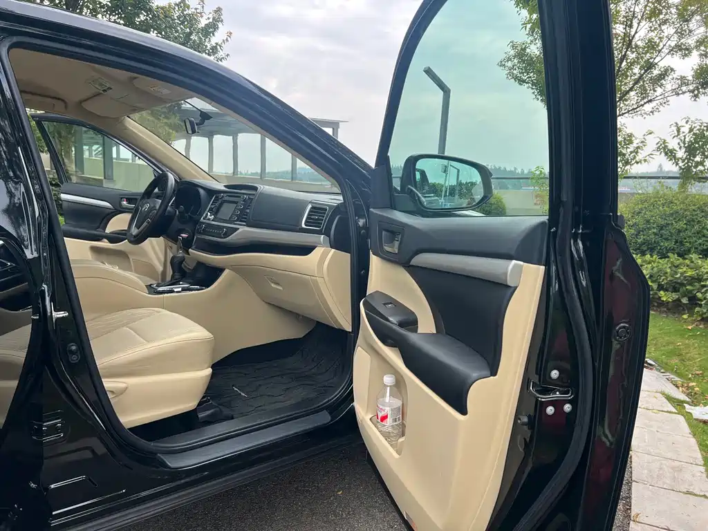 Toyota Highlander — миниатюра 6