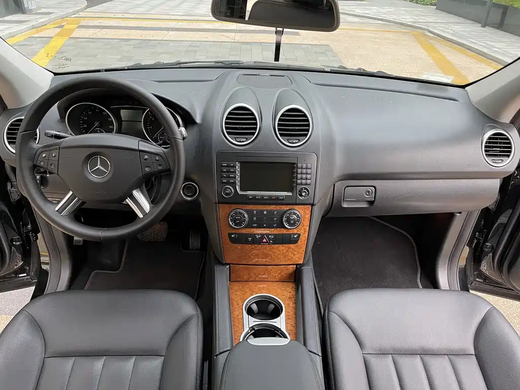 Mercedes-Benz M-Class — миниатюра 8