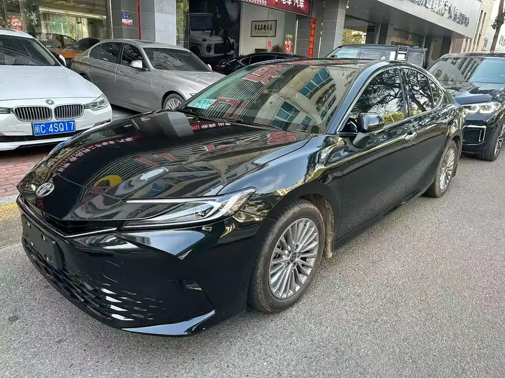 TOYOTA CAMRY