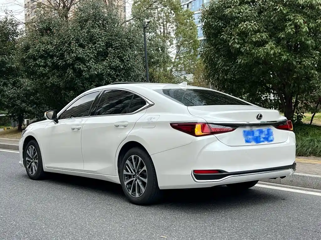 Lexus ES — миниатюра 3