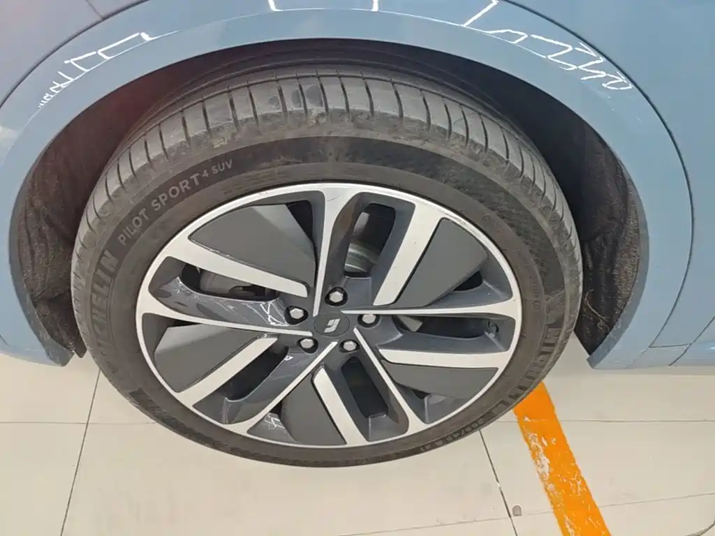 Li Auto Li L8 — миниатюра 23