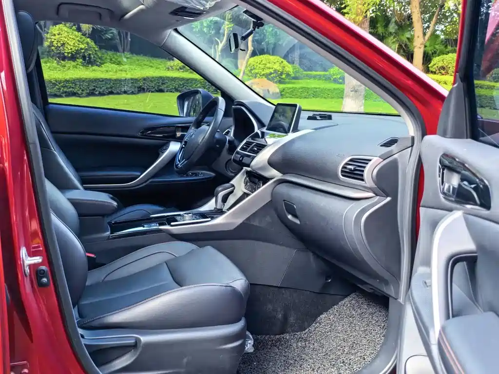 Mitsubishi Eclipse Cross — миниатюра 11
