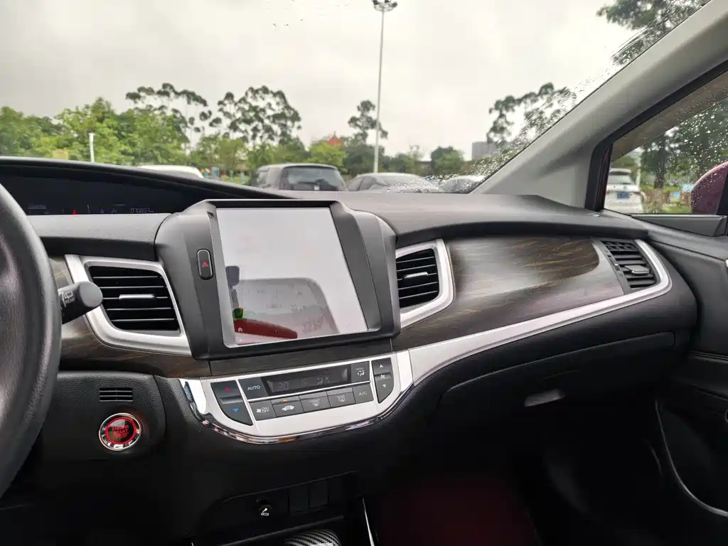 Honda Jade 2017 210TURBO CVT 5 мест