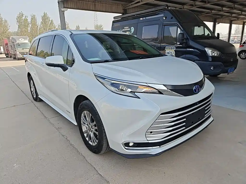 Toyota Sienna — миниатюра 4