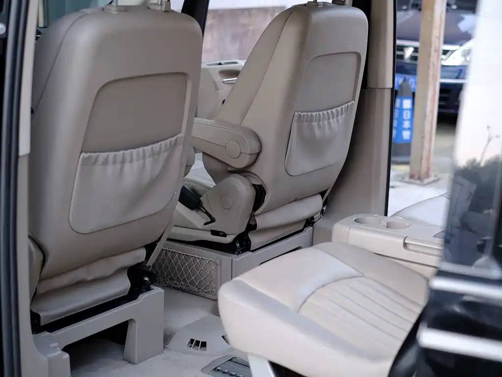 Mercedes-Benz Viano — миниатюра 31