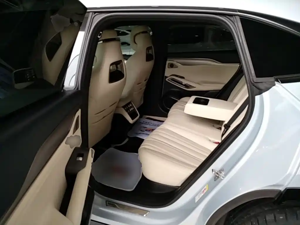 BYD L EV — миниатюра 17
