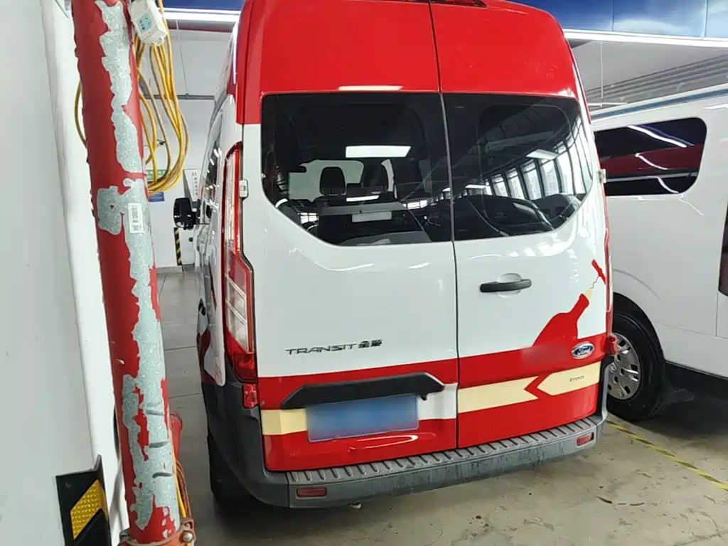 Ford Transit — миниатюра 5