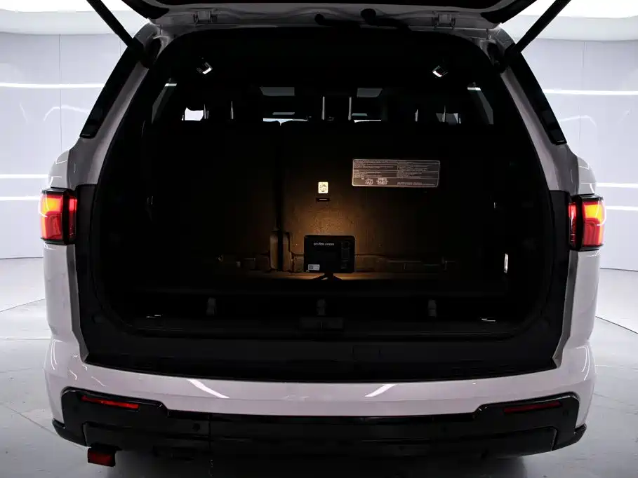 Toyota Sequoia — миниатюра 18