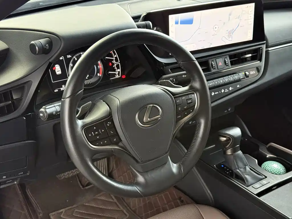 Lexus ES — миниатюра 8