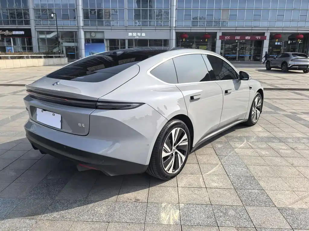 NIO NIO ET5