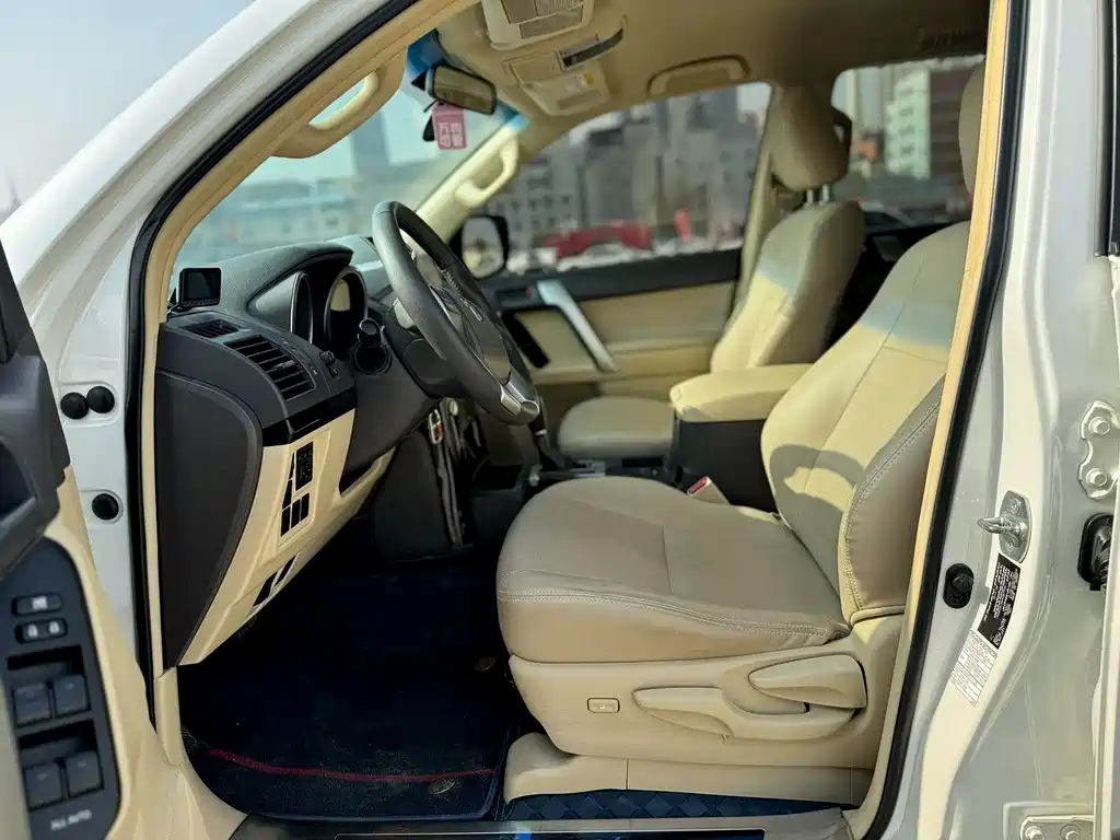 Toyota Land Cruiser Prado 2016 2.7L AT