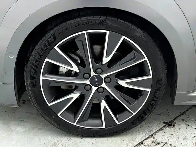 Lynk & Co 02 Hatchback — миниатюра 27