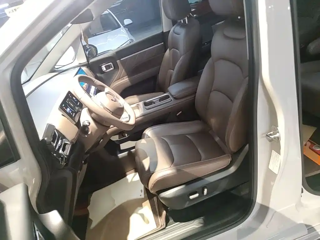 Wuling Xingguang 730 New Energy — миниатюра 15