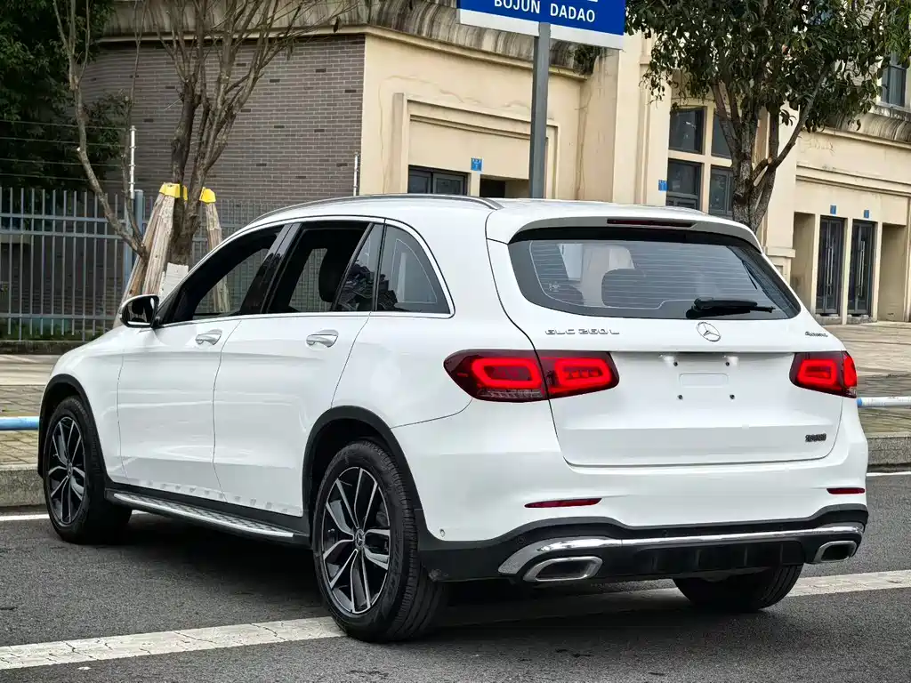 MERCEDES-BENZ GLC