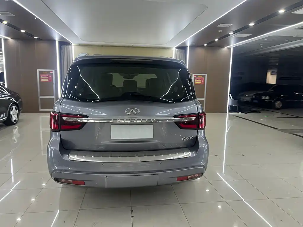 Infiniti QX80 2018 5.6L