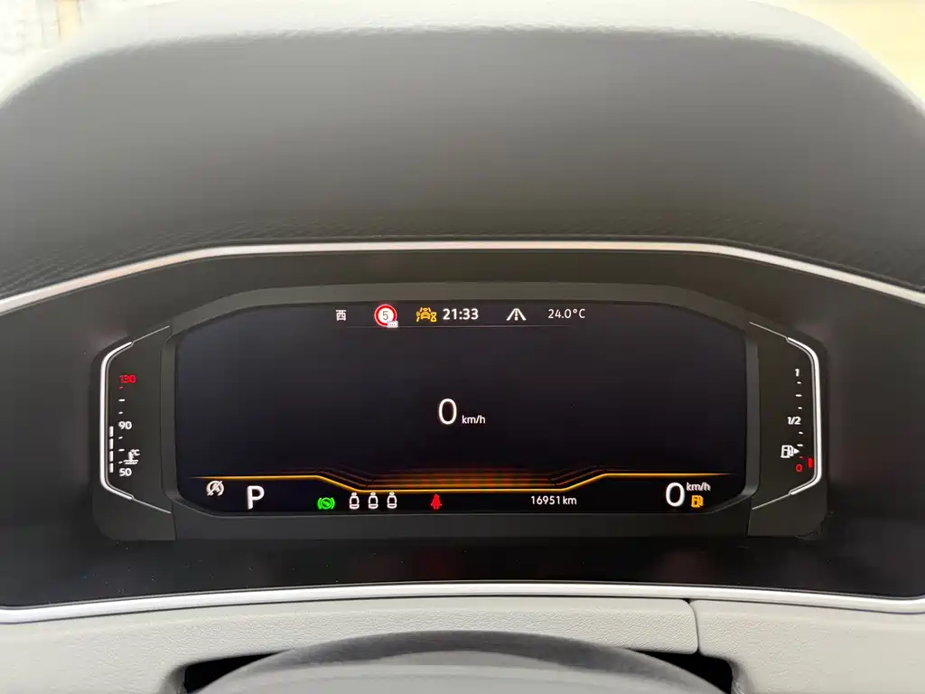 Volkswagen GTE PHEV - фото 29