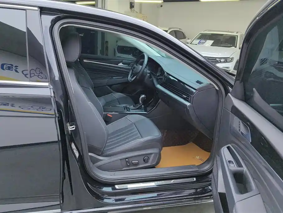 Volkswagen Passat 2023 330TSI Elite