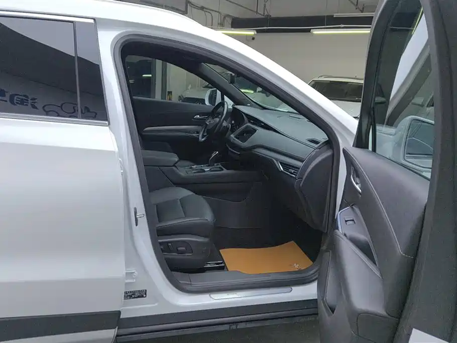 Cadillac XT4 2020 28T Lead