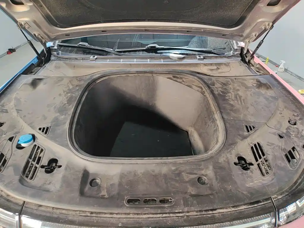 XPeng P7 — миниатюра 20