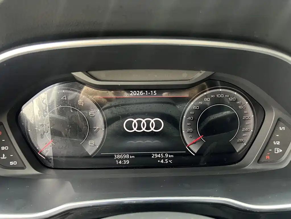 AUDI Q3