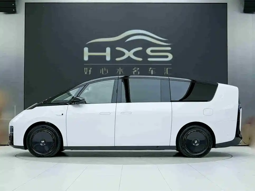 Li Auto MEGA 2025 Home