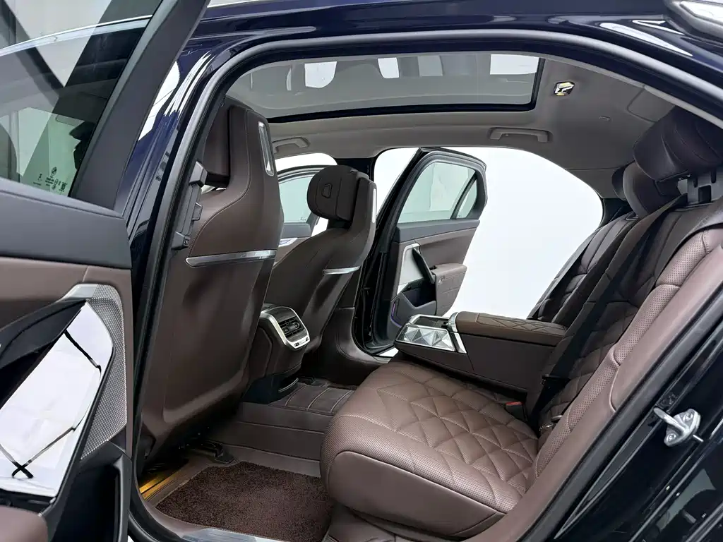 BMW 7 Series 7 2023 735Li Luxury