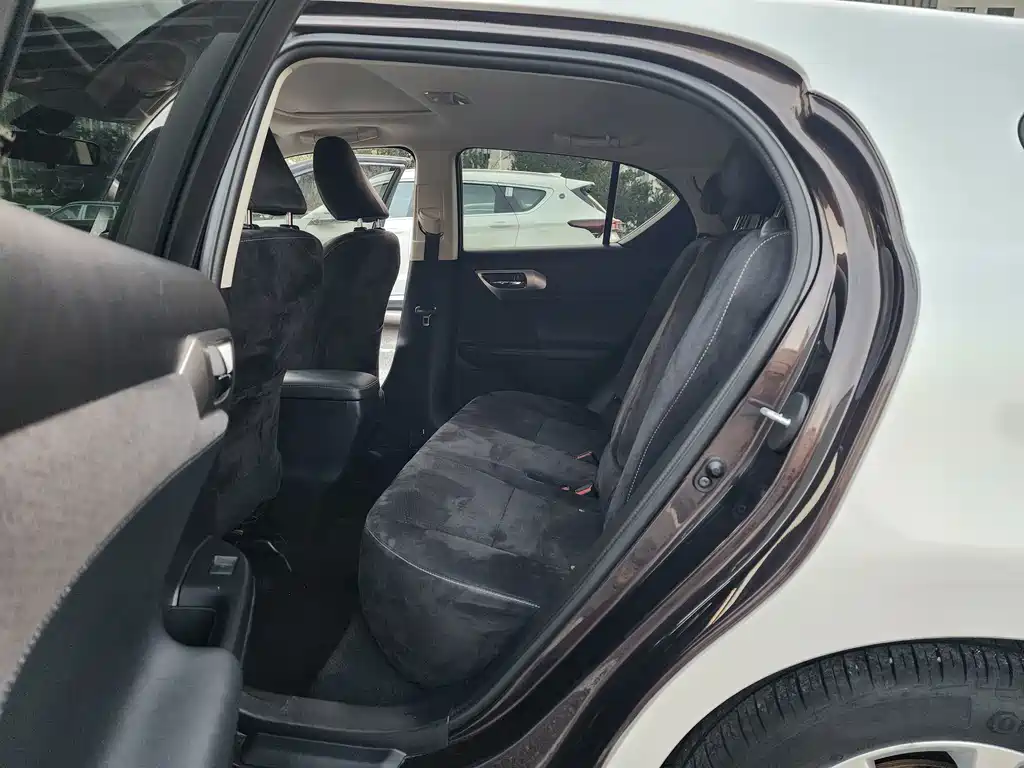 Lexus CT — миниатюра 10