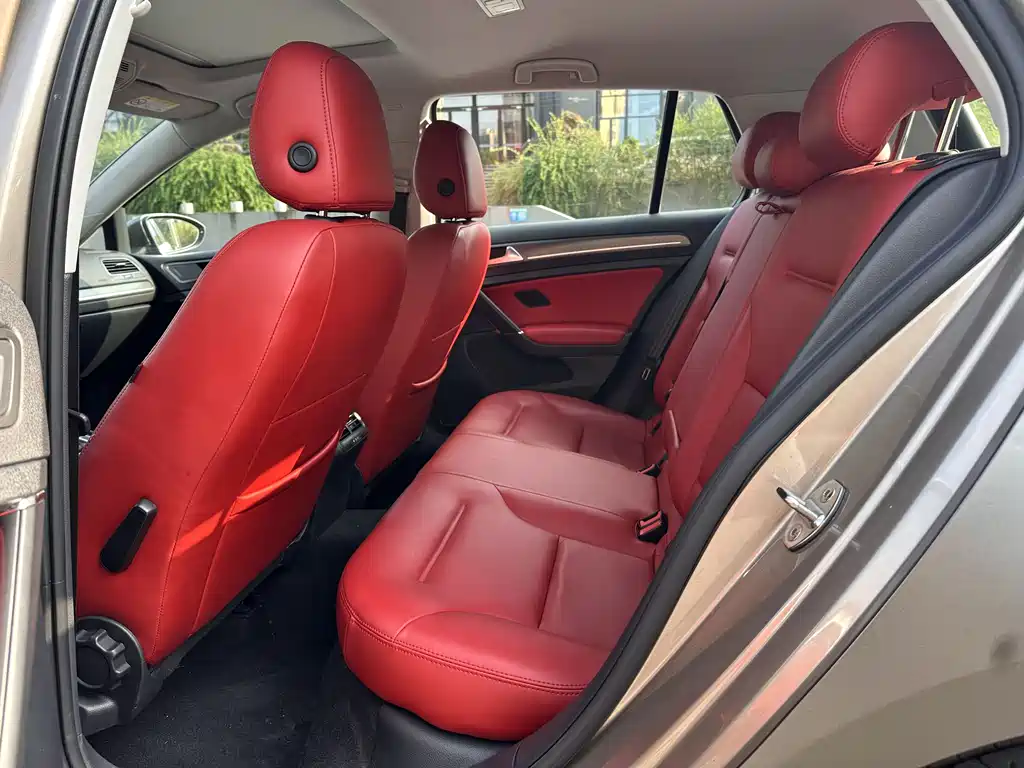 Volkswagen Golf 2016 1.6L AT Comfort