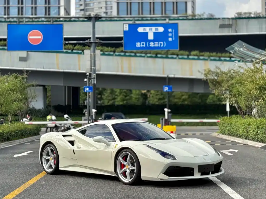 Ferrari 488 — миниатюра 2