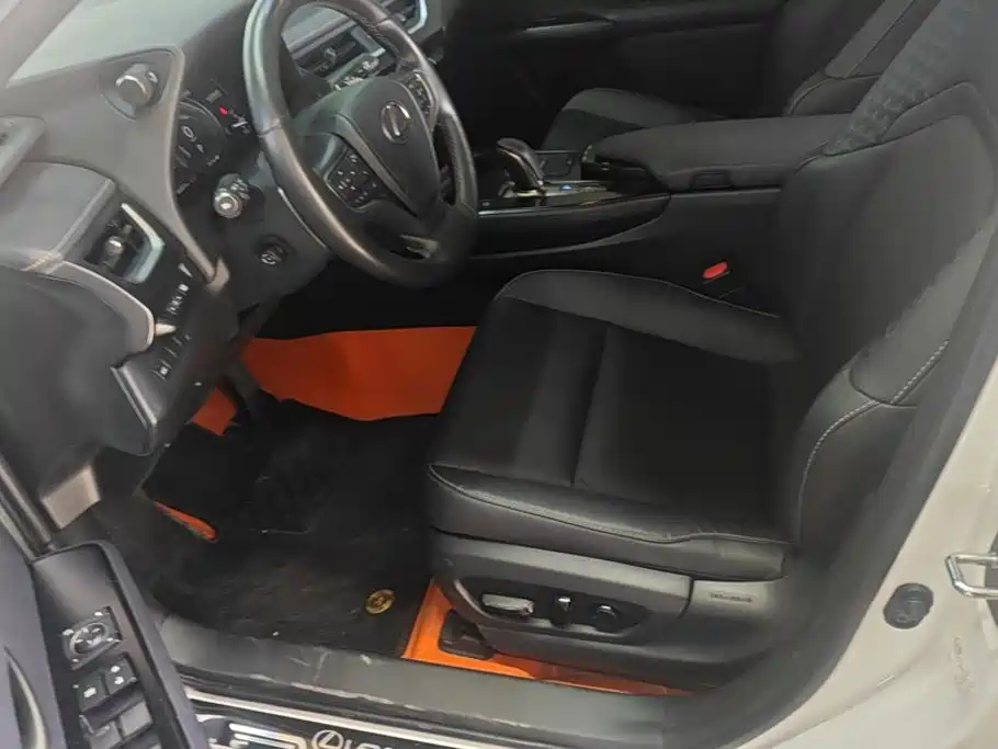 Lexus UX New Energy — миниатюра 9
