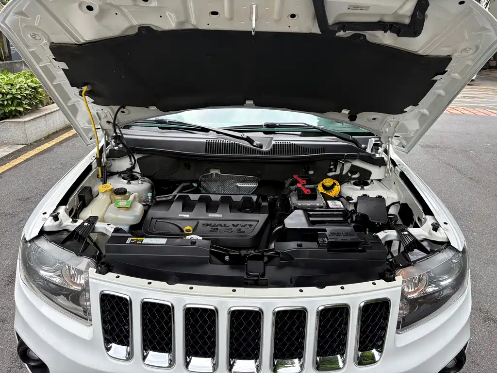 Jeep Compass (Import) — миниатюра 19