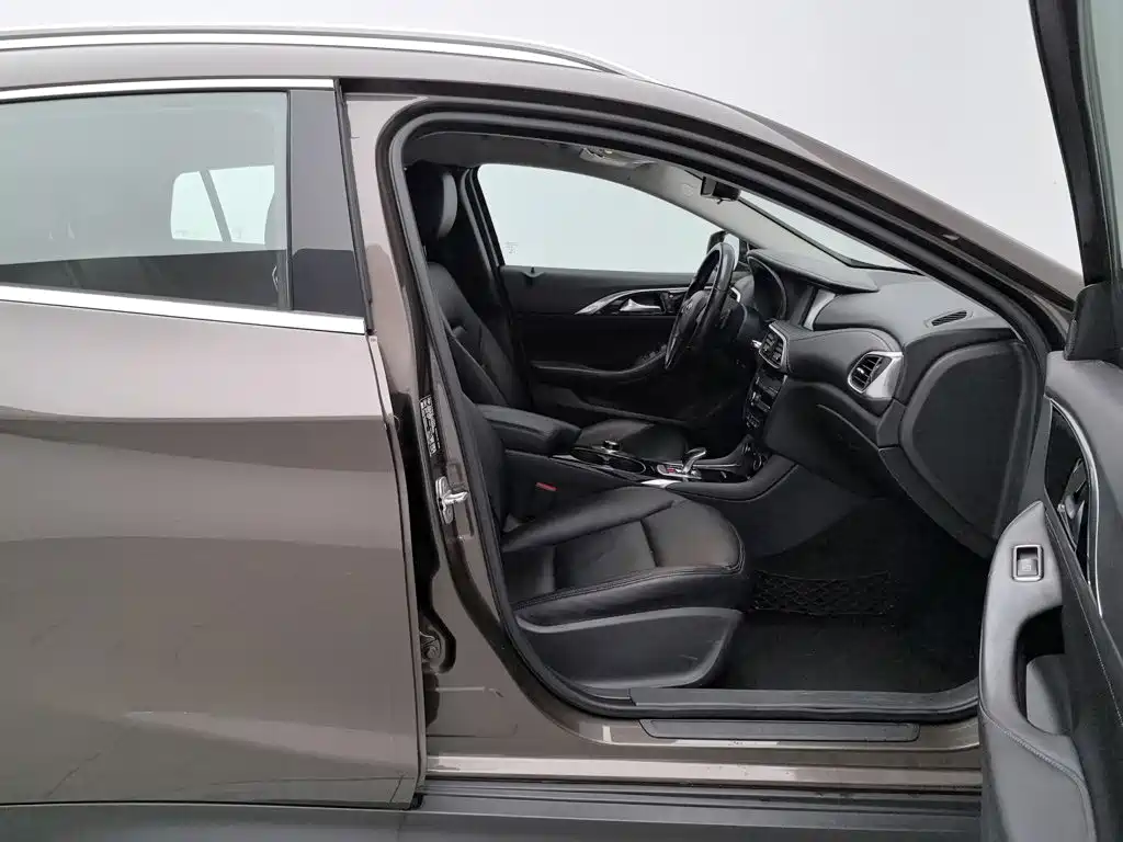 Infiniti QX30 — миниатюра 23