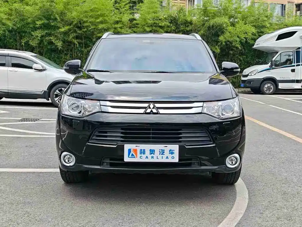 Mitsubishi Outlander (Import) — миниатюра 3
