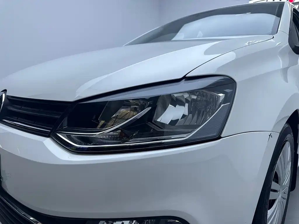 Volkswagen Polo 2018 1.5L AT